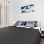 1 Bedroom Stunning In *