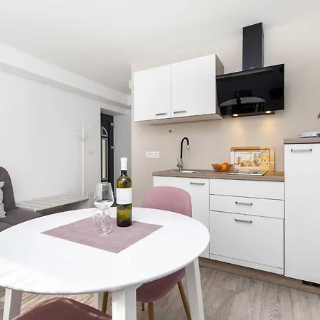 1 Bedroom Gorgeous In